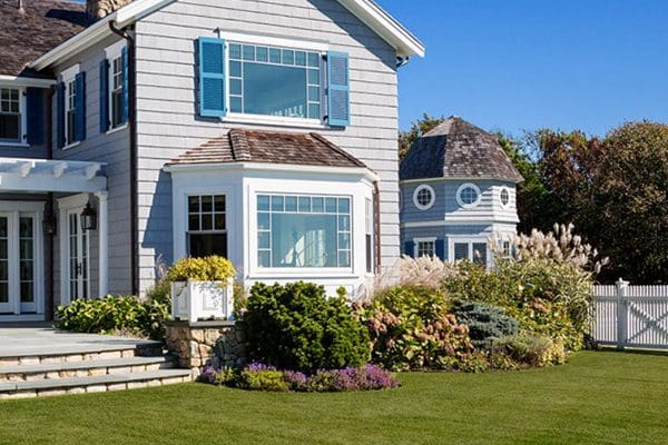 600x400-house-lawn-flowers