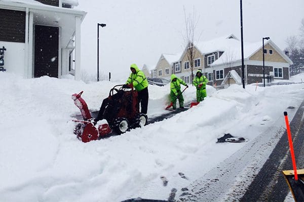 600x400-snow-removal-crew